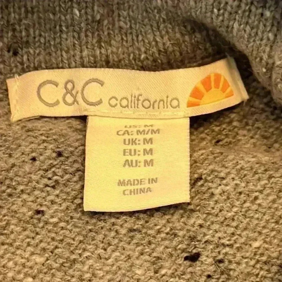 C&C California | Gray Speckled Wool Blend Turtleneck Sweater - Picture 3 of 4